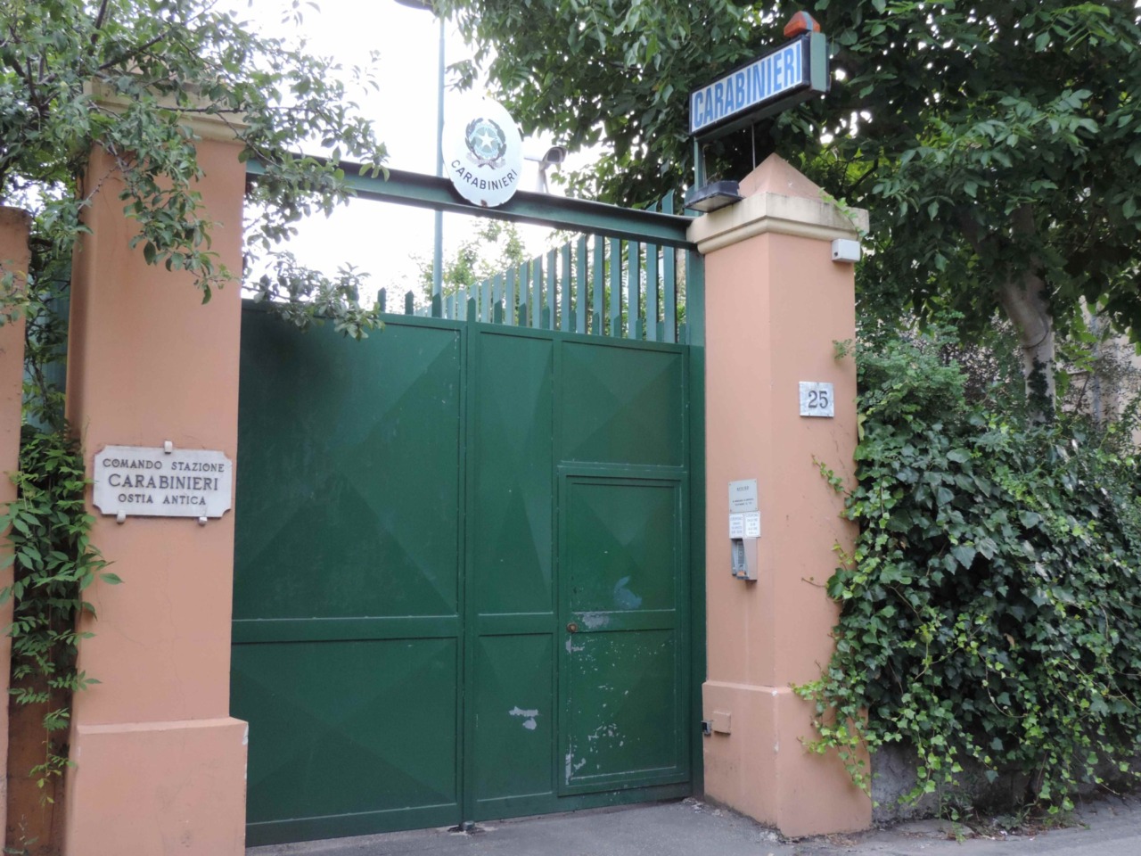 Ruba valigie ai turisti, arrestato 40enne dai Carabinieri