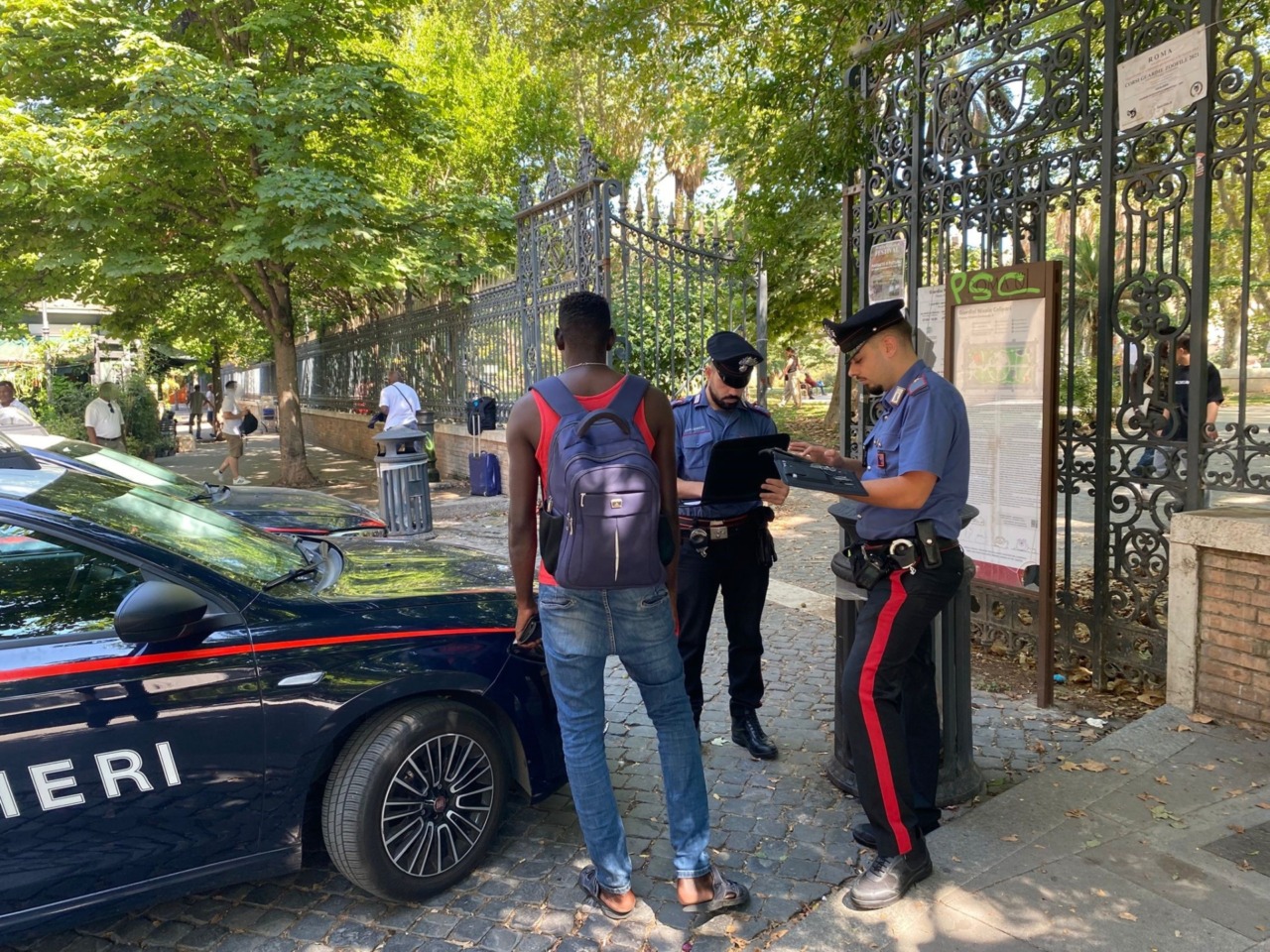 Controlli dei carabinieri, un arresto e 5 ordini di allontanamento