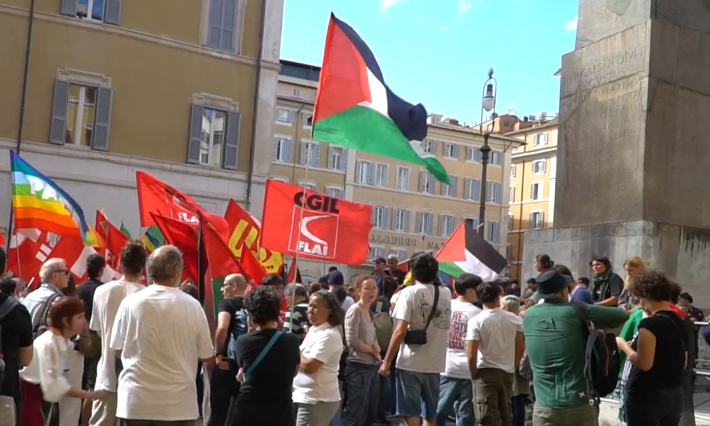 Manifestanti pro Pal aggrediti in un bar a colpi di bastone