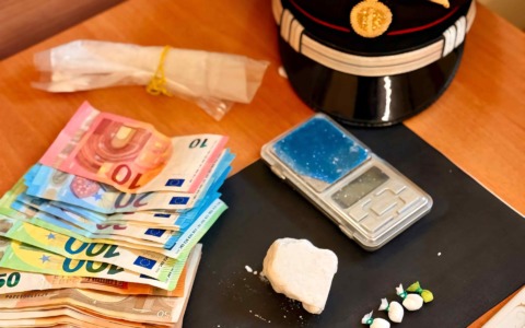 Blitz antidroga, arrestate 15 persone