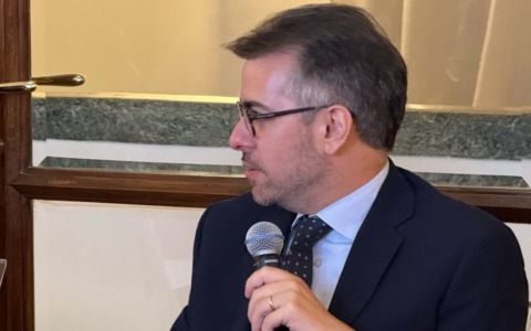 Sindaco aggredito e colto da malore, denunciato inquilino Ater