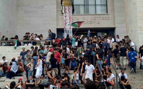 In migliaia alla manifestazione pro Palestina. Occupata la facoltà di Lettere