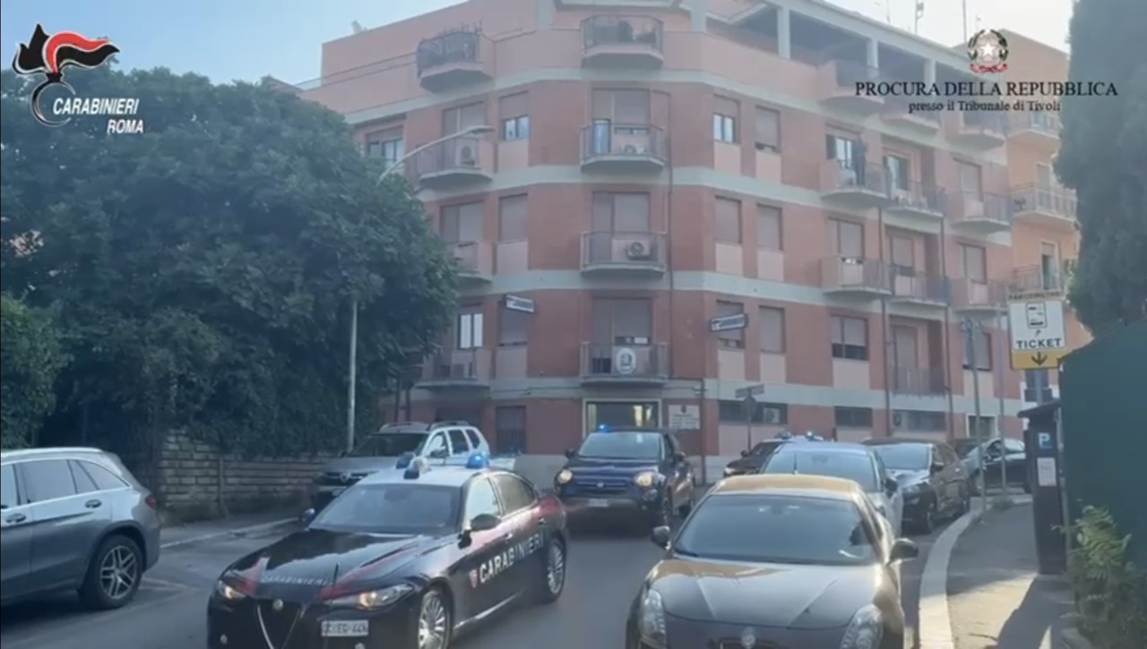 Spaccio di cocaina in fabbrica, tre arresti