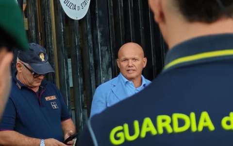 Blitz interforze al Quarticciolo: 11 arresti per spaccio, minacce e resistenza. IL VIDEO