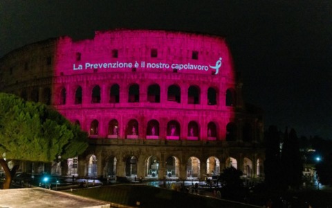 Mese della prevenzione, il Colosseo si illumina di rosa