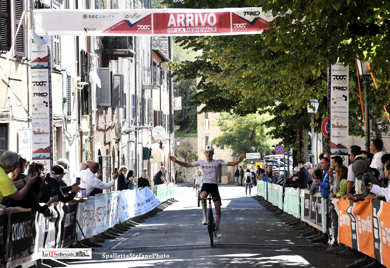 Granfondo La Medievale, vittorie di Nicolò Tamussi e Loretta Giudici