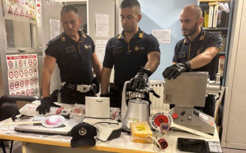 Tor Bella Monaca, sventato furto in una scuola  