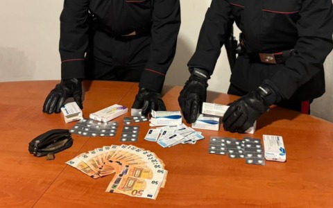 Trovato con farmaci oppioidi e droga, arrestato