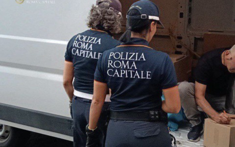 Gioco d’azzardo e abusivismo, blitz della Polizia Locale nelle strade del Centro