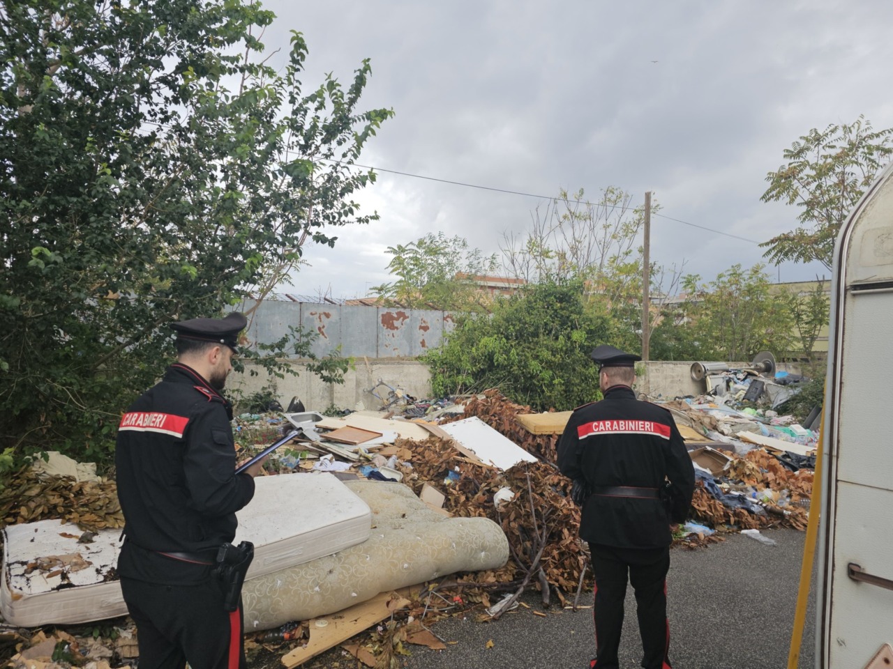 Controlli mirati contro degrado e illegalità: denunce, sanzioni e sequestri