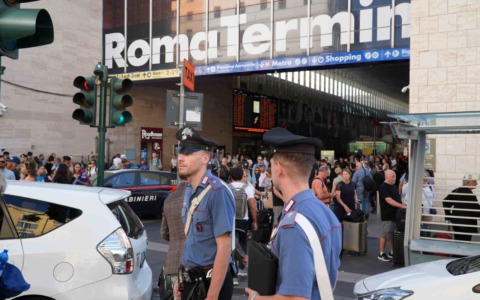 Sicurezza a Termini, blitz dei Carabinieri. Arresti e sanzioni