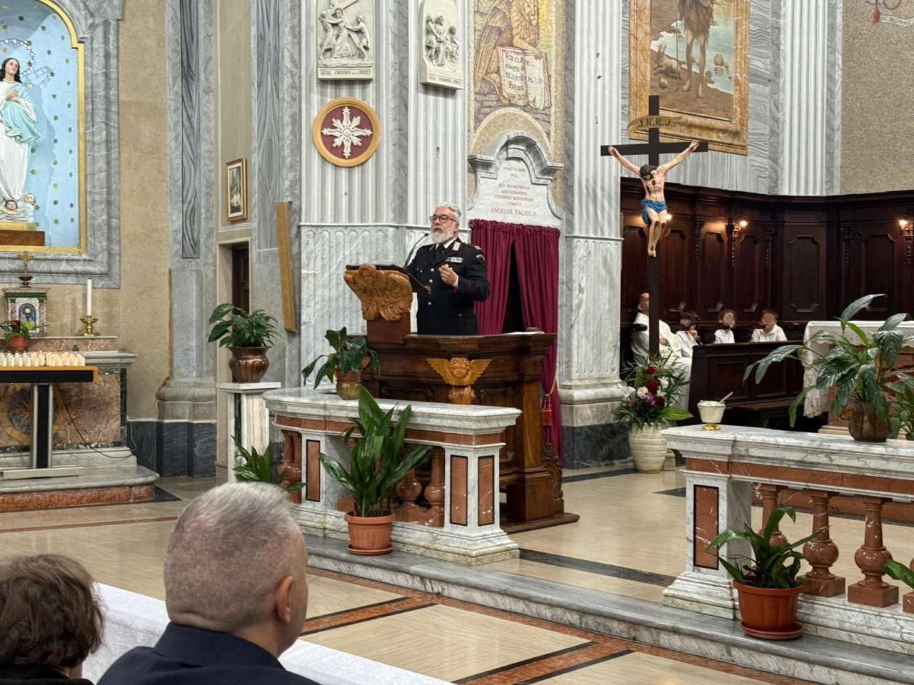 Carabinieri in chiesa per prevenire le truffe agli anziani
