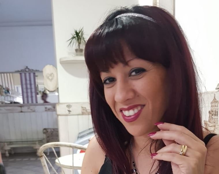 Auto sbanda e finisce contro un albero, morta una donna