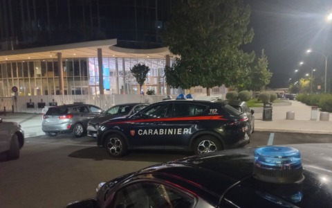 Controlli dei carabinieri a Garbatella, 230 persone identificate