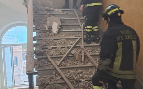 Crollo ai Fori, l’appello degli inquirenti: “Chi ha visto, parli”