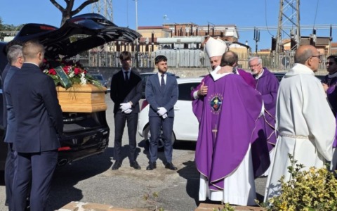 L’addio a Raffaele Marianella, l’omelia del fratello: “Lo sport è altro”