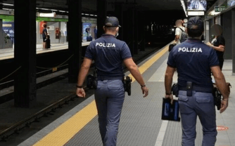 Borseggiatore seriale individuato e arrestato grazie alle telecamere della metro
