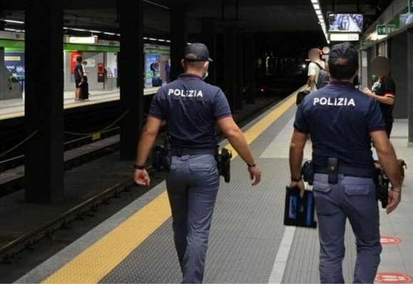 Borseggiatore seriale individuato e arrestato grazie alle telecamere della metro