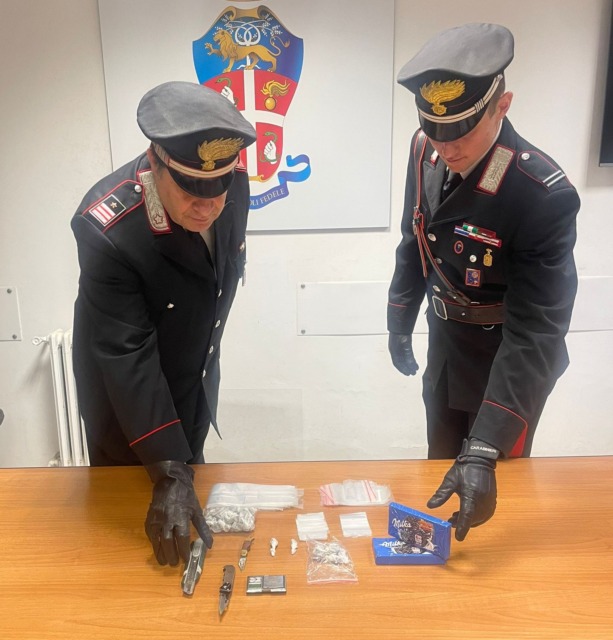 Droga nascosta sotto l’auto con calamite: due arresti in poche ore