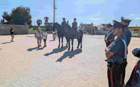 Spaccio e degrado, i controlli dei carabinieri ad Ostia