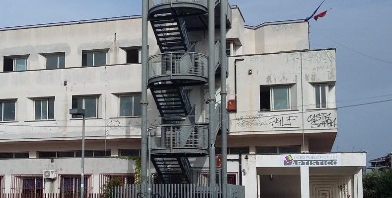 Occupato il Liceo Picasso: “Scuola insicura, vogliamo un cambiamento”