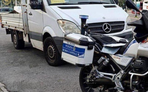 Trasporto illegale di rifiuti, fermati due autocarri e sequestrati 10 quintali di rifiuti