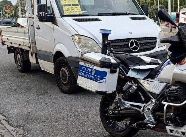 Trasporto illegale di rifiuti, fermati due autocarri e sequestrati 10 quintali di rifiuti