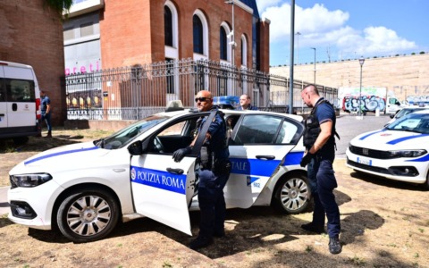 Blitz contro abusivismo e spaccio, sequestri e denunce all’Esquilino e in altri quartieri