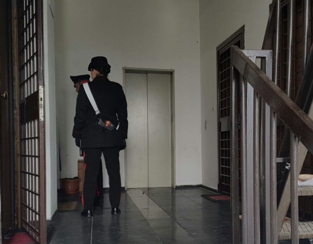 Rapinava le farmacie comunali, arrestato dalla Polizia
