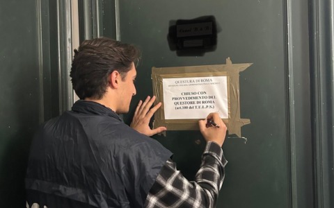 Ospiti “invisibili” nella struttura ricettiva, scattano i sigilli