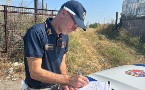 Pisana, Polizia Locale scopre discarica abusiva durante intervento per incendio