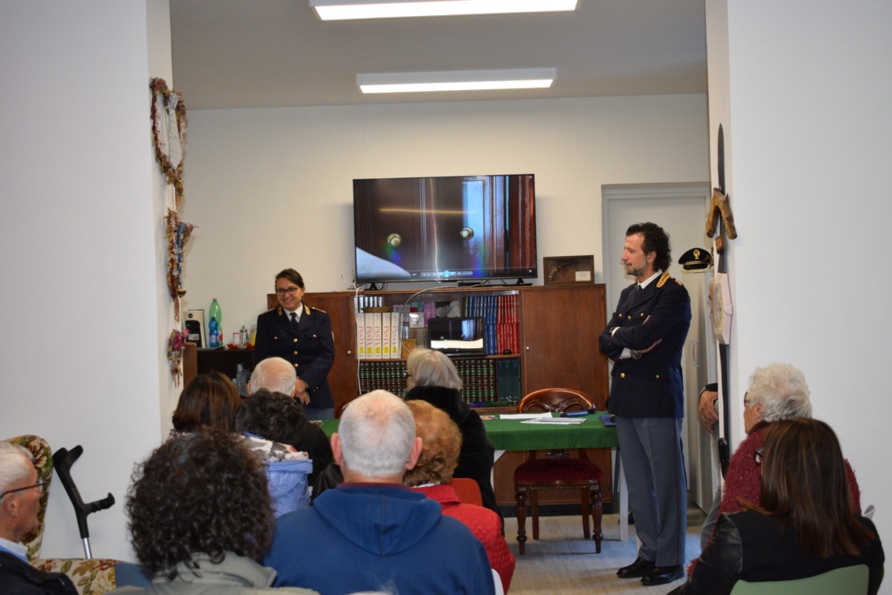 Truffe agli anziani, le raccomandazioni della Polizia di Stato