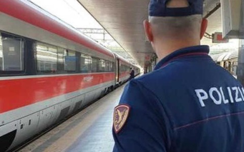Truffa un’anziana a Rapallo, fermato con il bottino a Termini
