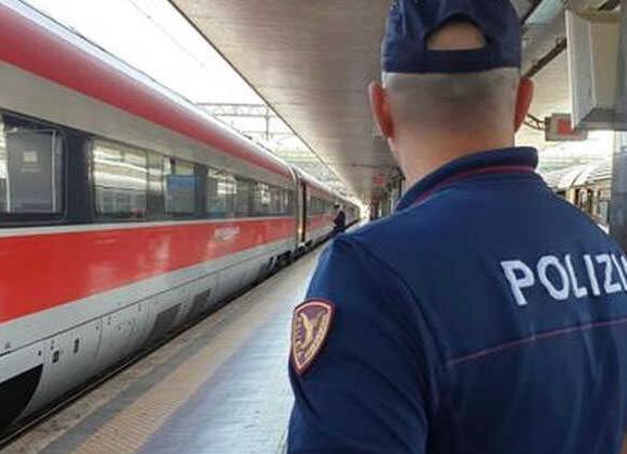 Truffa un’anziana a Rapallo, fermato con il bottino a Termini