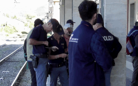 Controlli straordinari alla stazione ferroviaria