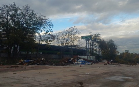 Avviata la pulizia nell’area dell’ex teatro Tendastrisce