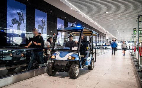 Bloccato e arrestato un rapinatore armato di cacciavite senza l’uso delle armi