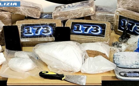 Spaccio di droga in famiglia, padre e figlio trovati con 36 chili di cocaina