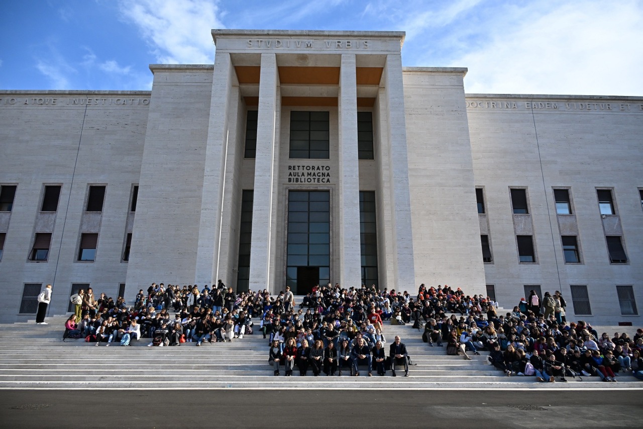 Facciamo Pace Tour alla Sapienza con gli studenti dei Municipi 2, 3, 14 e 15
