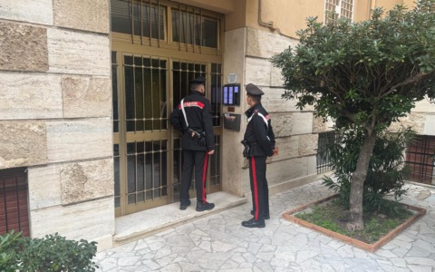 Monteverde, Leonardo Fiorini muore dopo un volo dal terzo piano. Arrestato l’amico: “Ho provato a fermarlo”