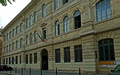 Raid ai licei Righi e Tasso, perquisizioni a 3 giovani di Lotta studentesca