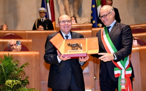 Carlo Verdone, “Sindaco per un giorno”: in centro, in periferia e poi la Lupa capitolina in Campidoglio