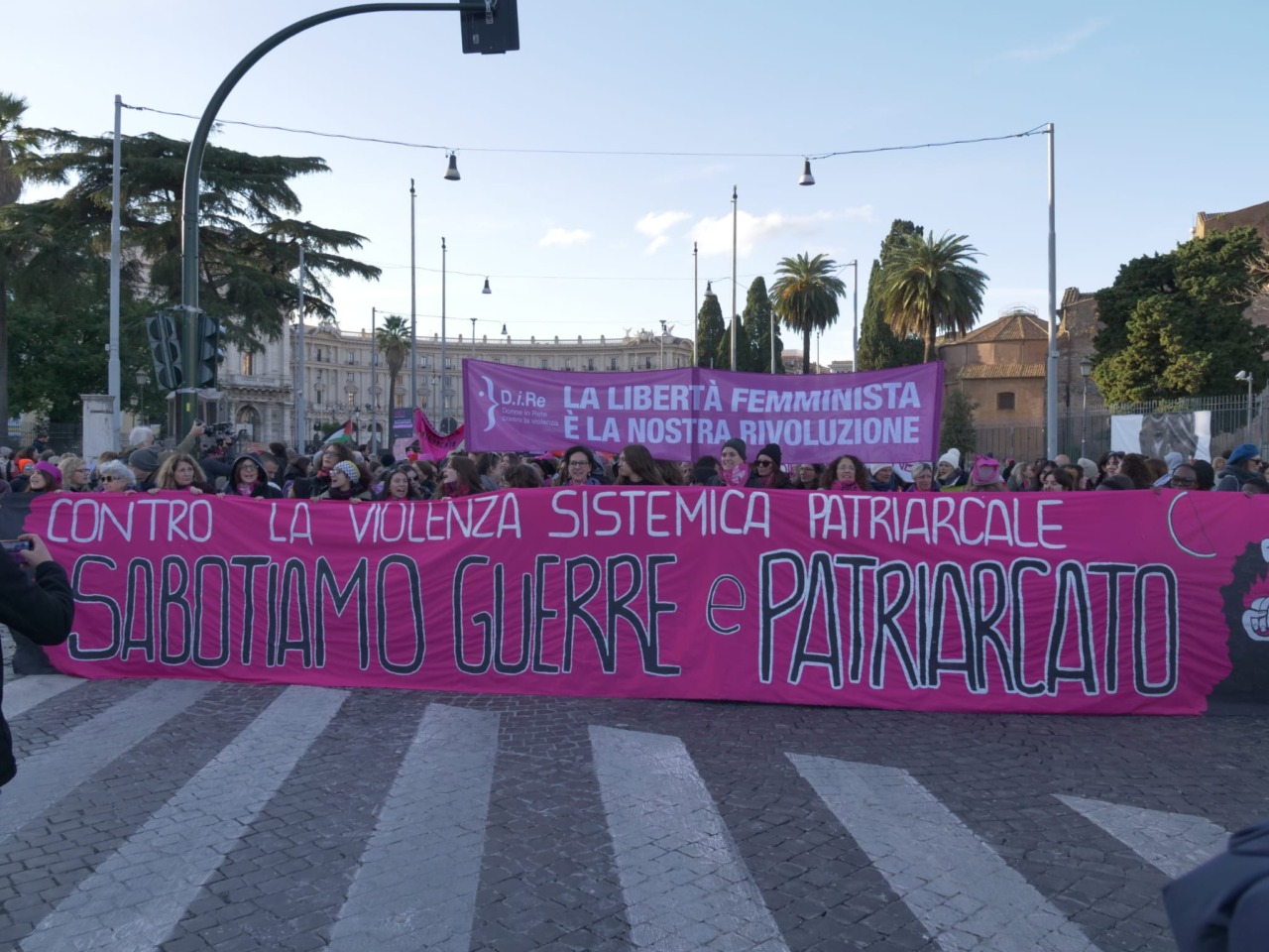 Violenza sulle donne, in 70 mila alla manifestazione di “Non una di meno”