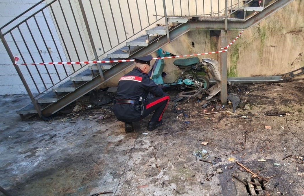 Pezzi rubati nell’autofficina abusiva, denunciati in due