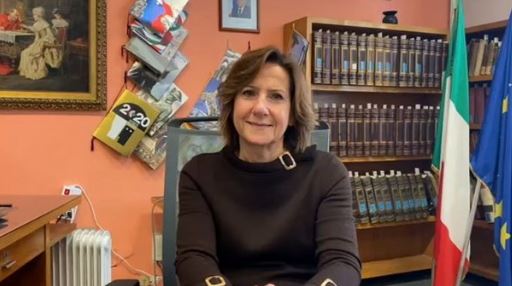 Giulio Cesare, dopo gli sudenti parla la preside: “La scritta è la reazione alle inziative del liceo”