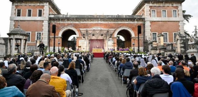 Il Papa al Verano, appello per le altre guerre in Sudan e Tanzania