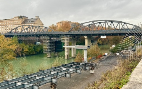 Ponte dell’Industria, montati gli arconi storici. Il ponte è regolarmente aperto al traffico