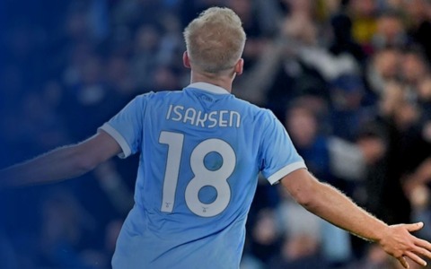 Lazio-Cagliari 2-0. Perle di Isaksen e Zaccagni nel secondo tempo