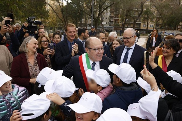 “Verdone Sindaco”, inaugurazione area ludica e visita al cantiere dell’Istituto comprensivo di via Balzani