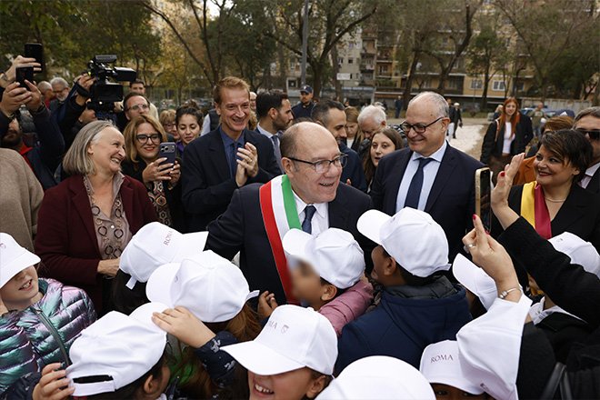 “Verdone Sindaco”, inaugurazione area ludica e visita al cantiere dell’Istituto comprensivo di via Balzani